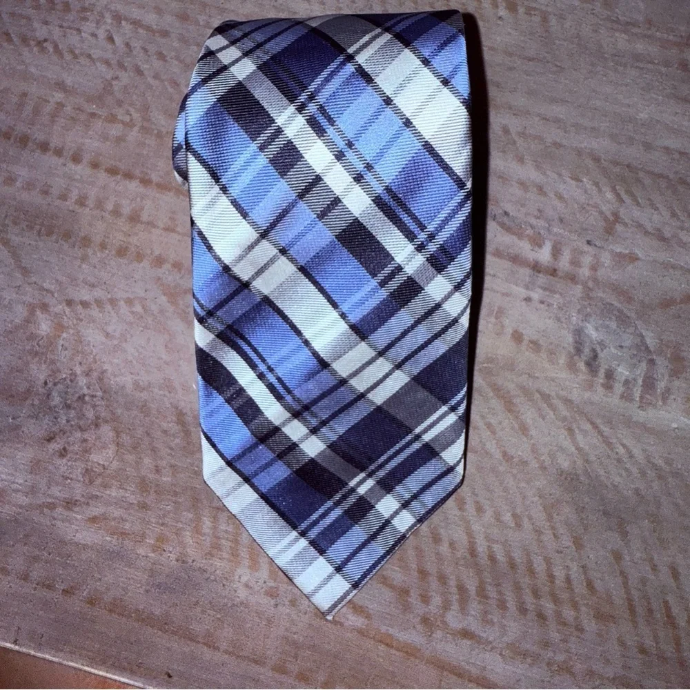 Roundtree & Yorke stylish plaid